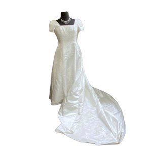 Plus Size Formal Wedding Gown Mori White Beaded Train Short Sleeve Size 18